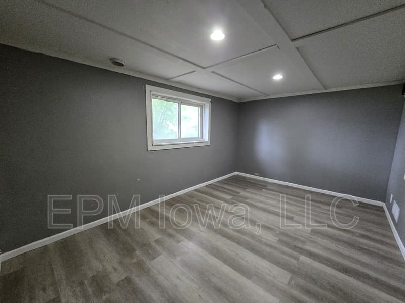 Waterloo House: 1242 Edgewood Drive