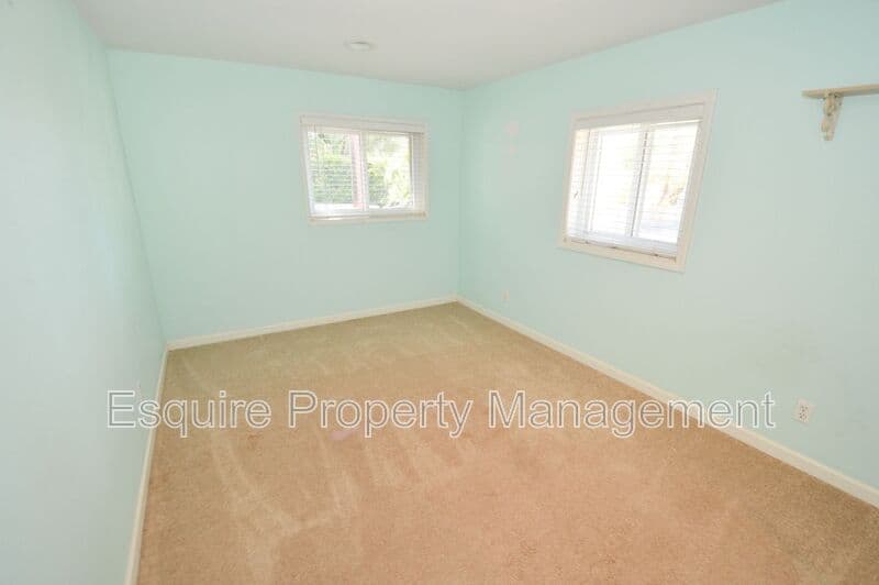 MOORPARK House: 10779 CITRUS DR