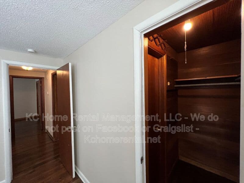 Kansas City House: 2800 N 76th St