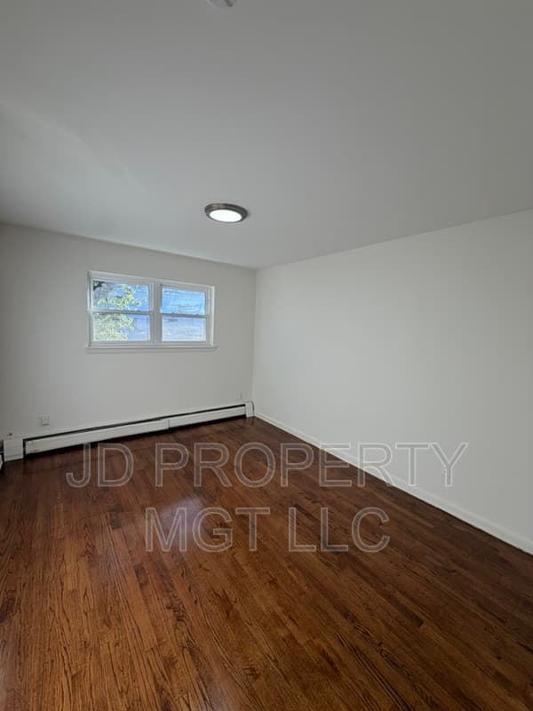 FAIRVIEW Condo: 458 WALKER STREET - 2