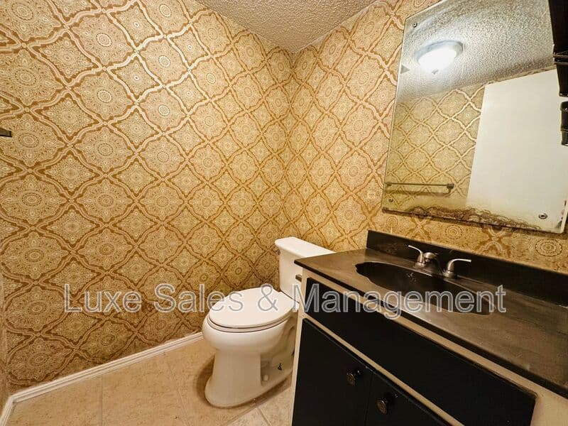 Oklahoma City Condo: 6034 NW Expressway