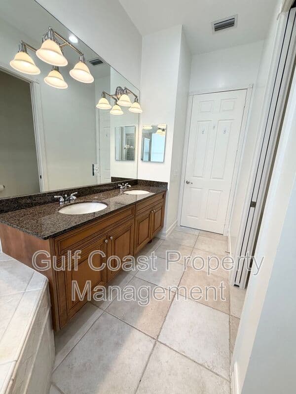 Fort Myers Condo: 7060 San Lorenzo Ct