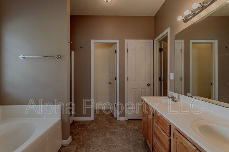 Greer House: 126 Cotter Lane
