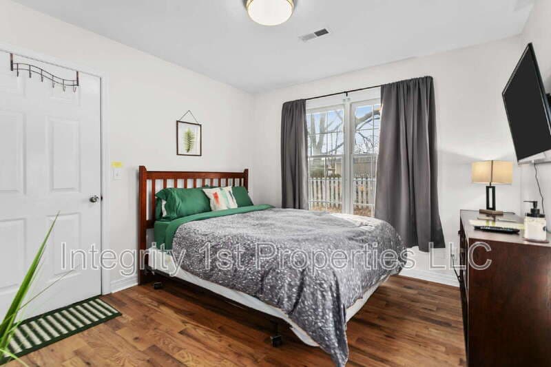 Shawnee House: 11221 West 59th Terrace