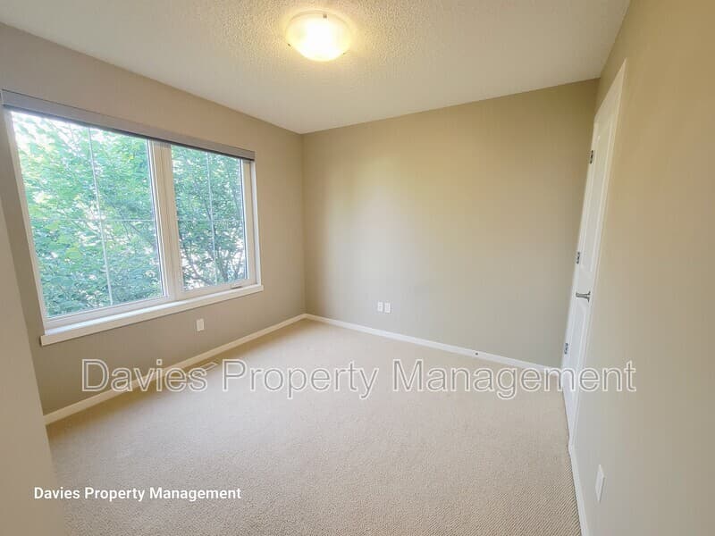 Edmonton Townhome: 603 Watt Boulevard SW