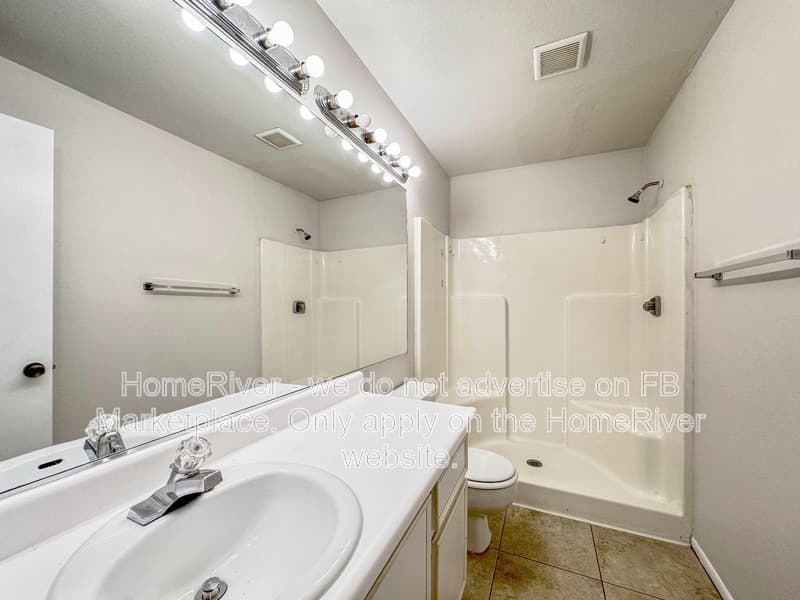 Riverview House: 13421 Laraway Dr