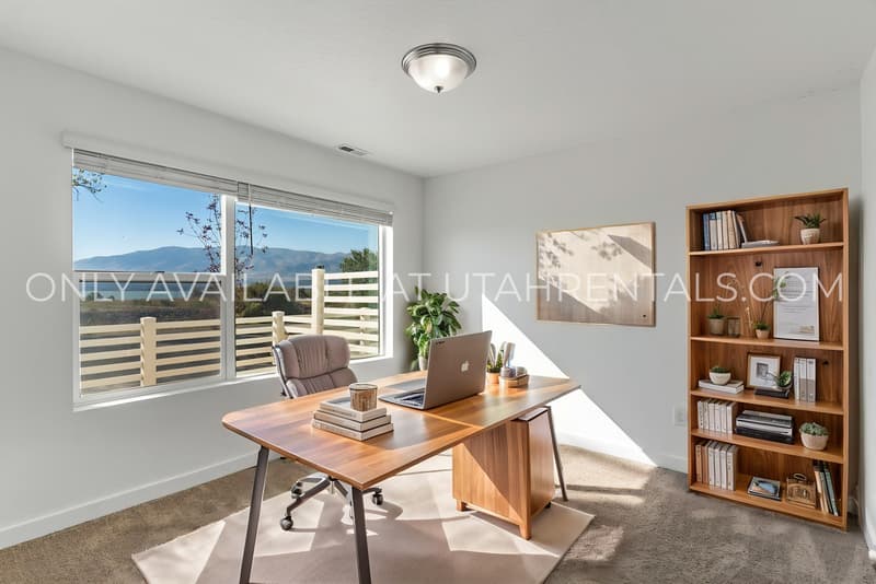 Saratoga Springs Townhome: 1139 E Hatch Row