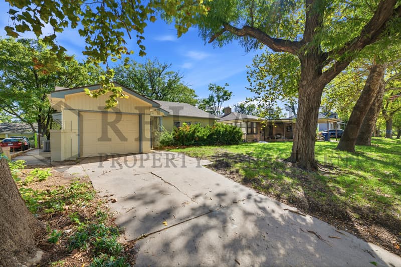Wichita House: 1542 North Salina Avenue