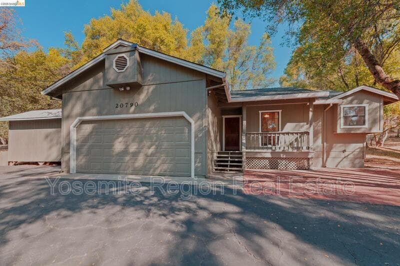 Groveland House: 20790 Ferretti Road