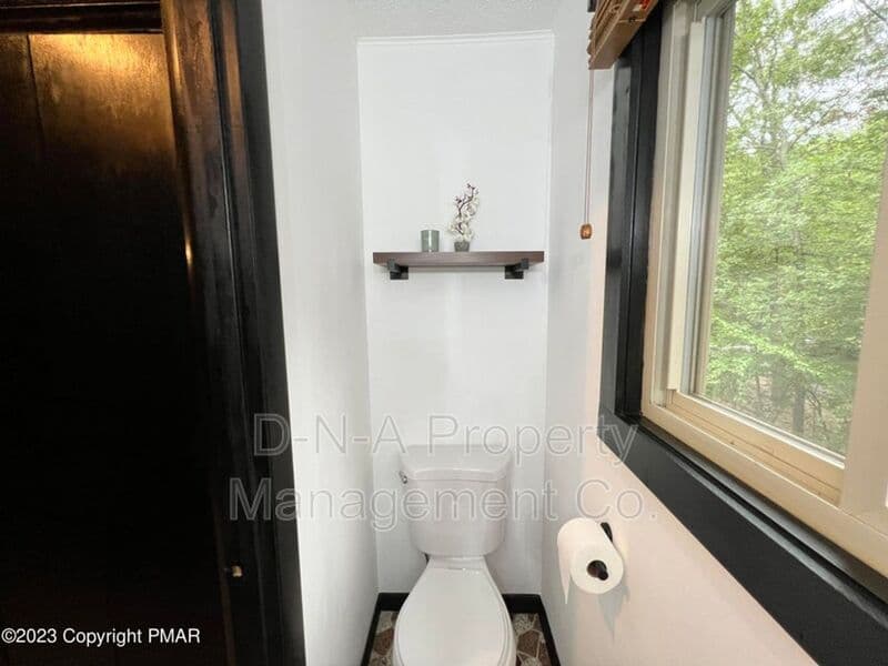 Bushkill Condo: 211 Dorchester Dr