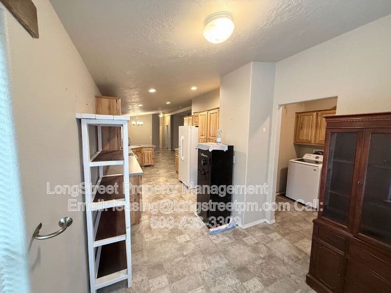 Philomath House: 209 N 9th St