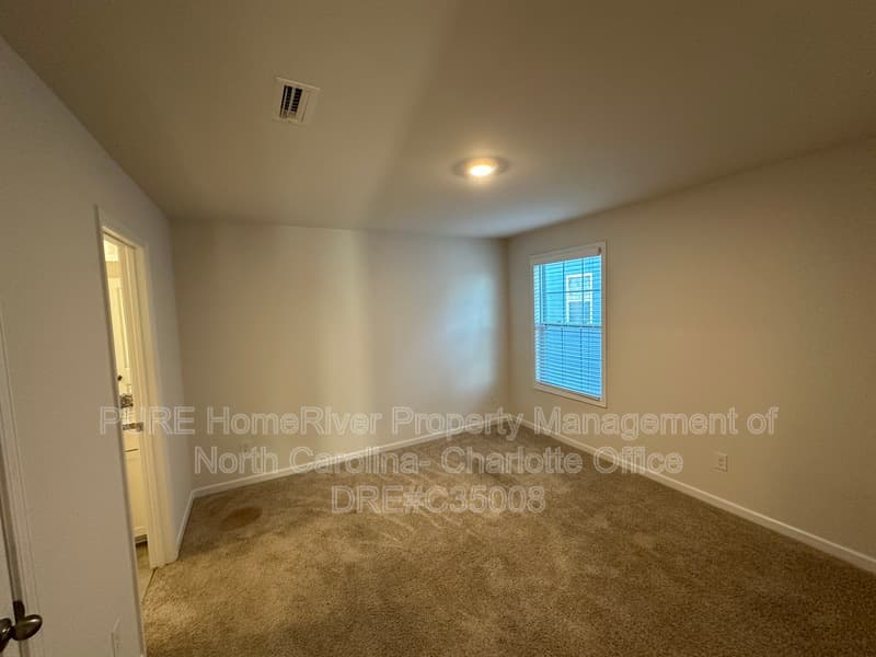 Charlotte House: 6021 Whitechapel Ct