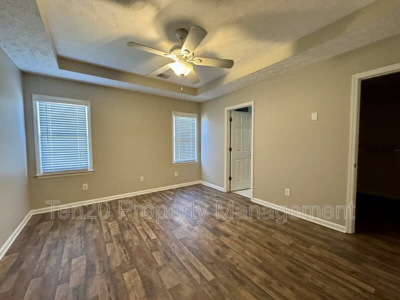 Columbus House: 7124 Vinings Court