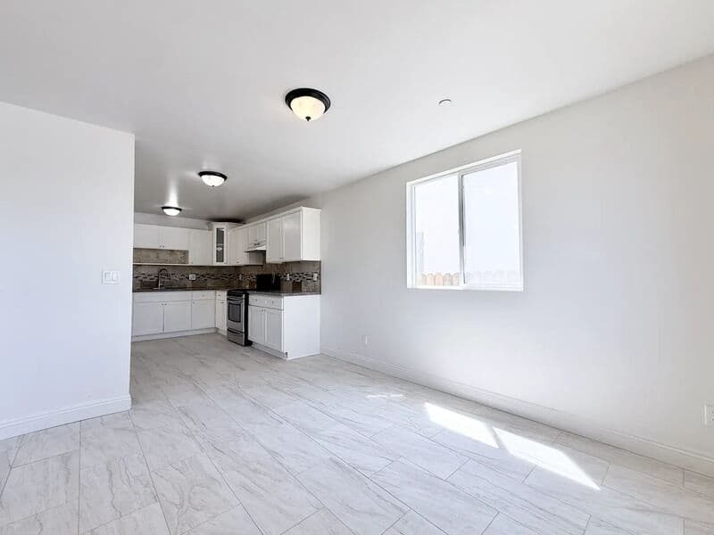 Los Angeles Condo: 1440 East 42nd Street