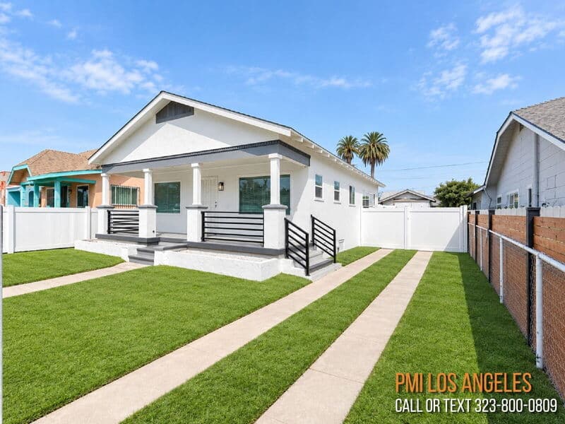 Los Angeles House: 1313 West 84th Place