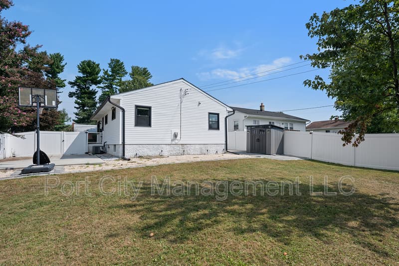 Gwynn Oak House: 7017 Yataruba Drive
