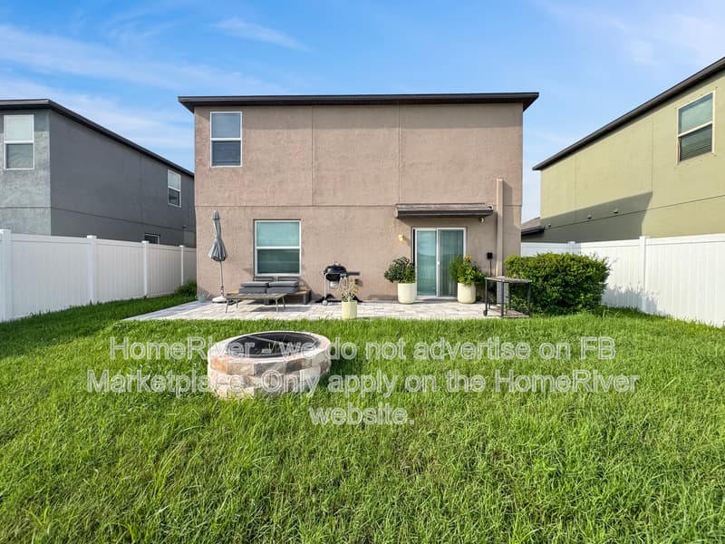 Ruskin House: 416 Royal Empress Dr