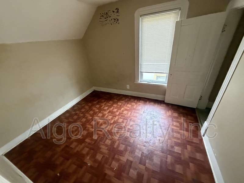 Minneapolis House: 2647 Fremont Ave N