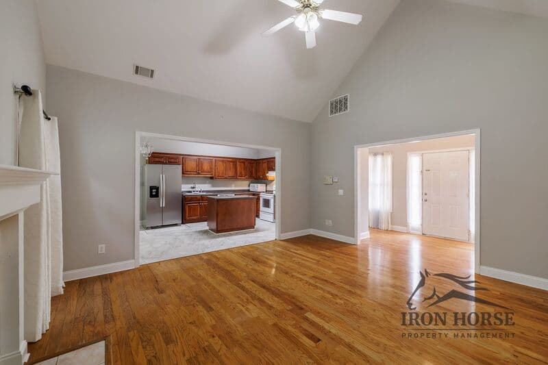 Athens House: 411 Timber Creek Dr