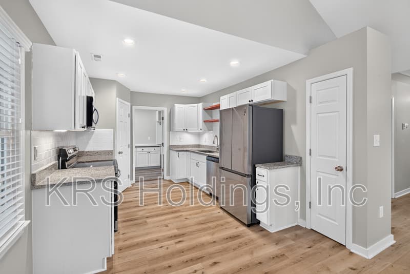 Durham House: 1507 Robinhood Road
