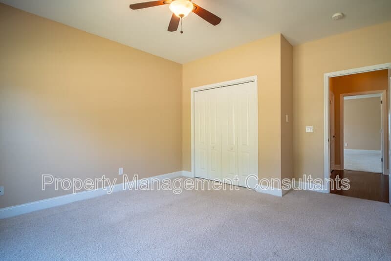 Madison House: 178 Sarah Jane Dr