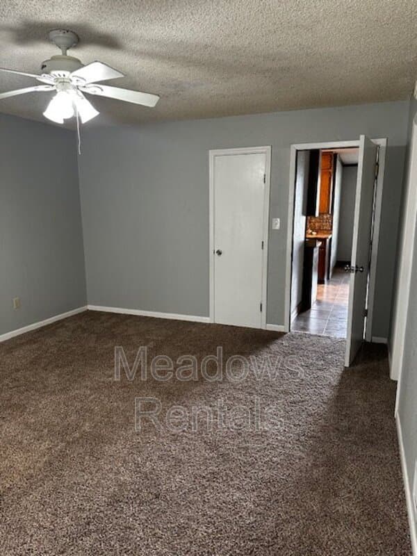 Lorena House: 707 N Houston St