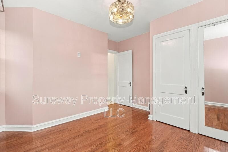 Ardmore House: 2515 Belmont Ave
