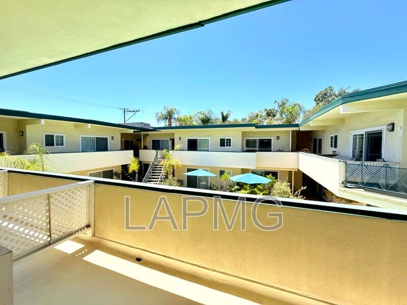 West Hollywood House: 8130 Norton Ave.