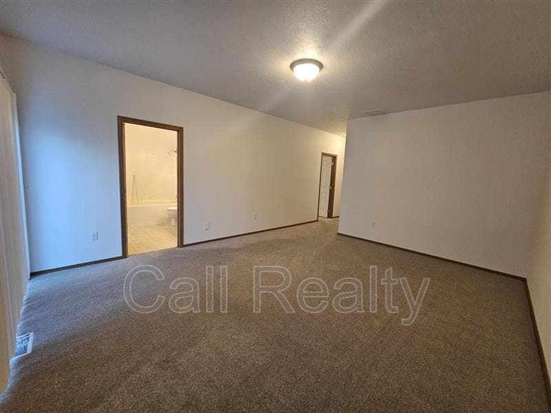 Airway Heights Condo: 823 S Russell St