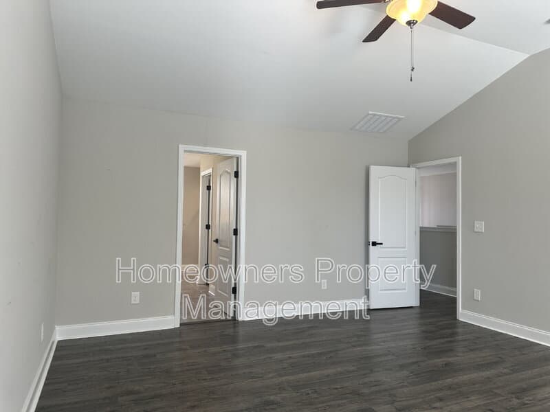 Raeford House: 143 Cromwell Court
