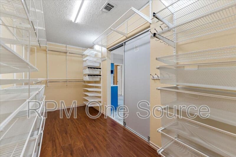 Plano House: 6752 Macintosh Drive