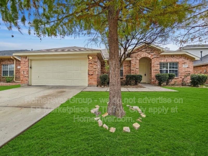 Fort Worth House: 1240 Pepperidge Ln
