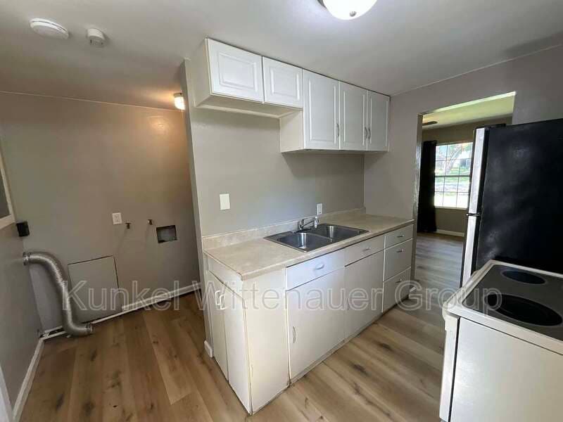 Swansea Condo: 21 Gundlach Place