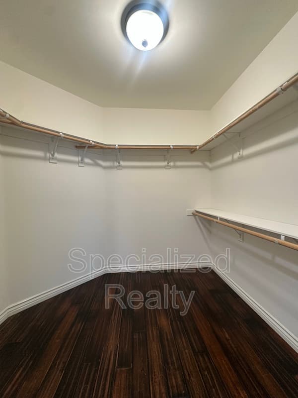 North Hollywood Condo: 10921 Whipple Street