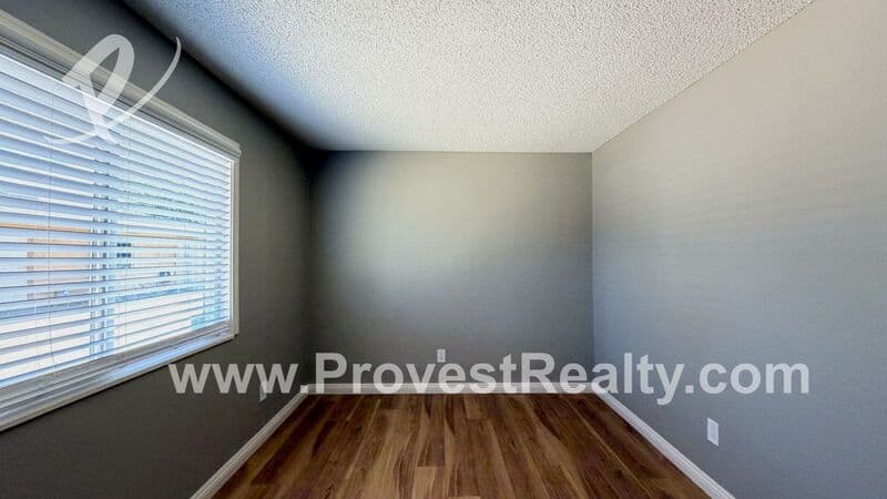 Hesperia House: 16397 Spruce St
