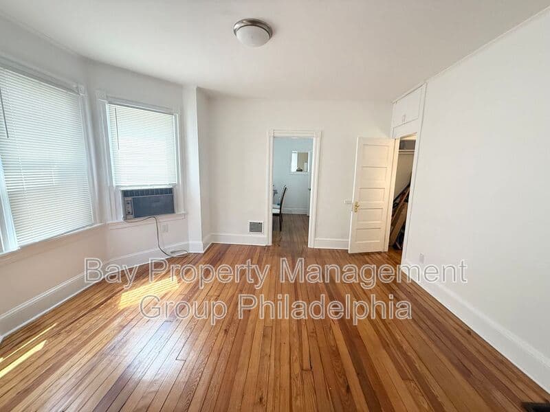 Collingdale House: 242 Pusey Ave
