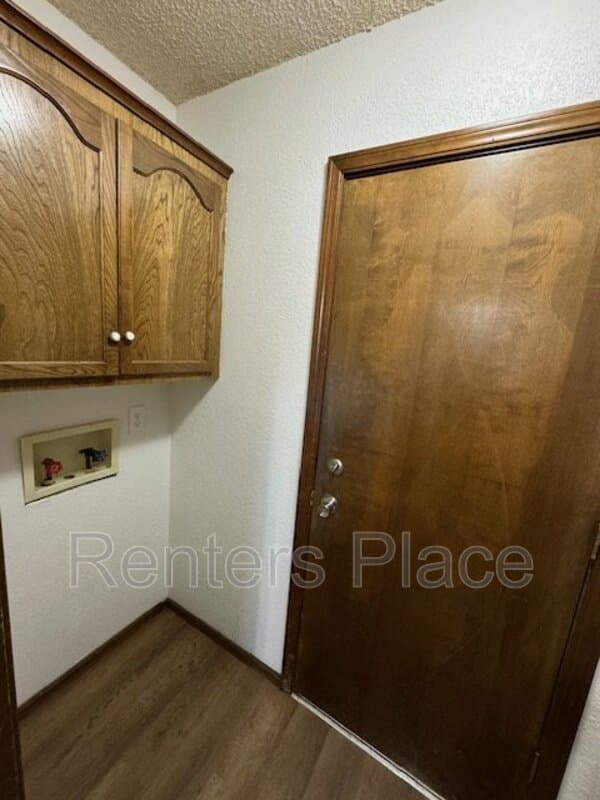 Broken Arrow House: 621 South Fir Avenue
