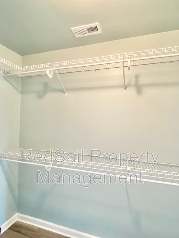 Poquoson House: 256R Hunts Neck Rd