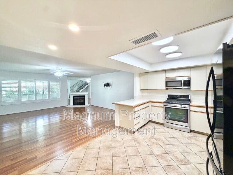 Hemet House: 25524 Sharp Dr