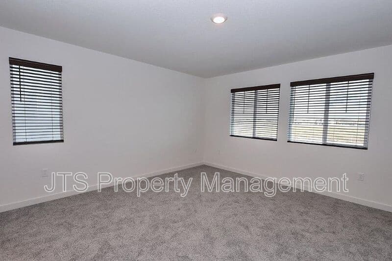 Roseville House: 2049 Shady Tree Circle