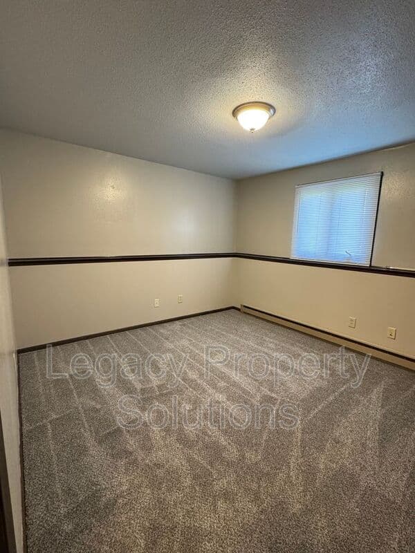 Underwood House: 206 1st St