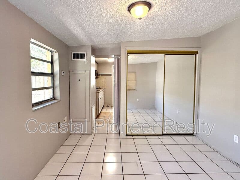 Tampa Condo: LO - 2106 N Himes Ave #3