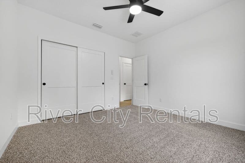Sanderson House: 9281 Dolphin St