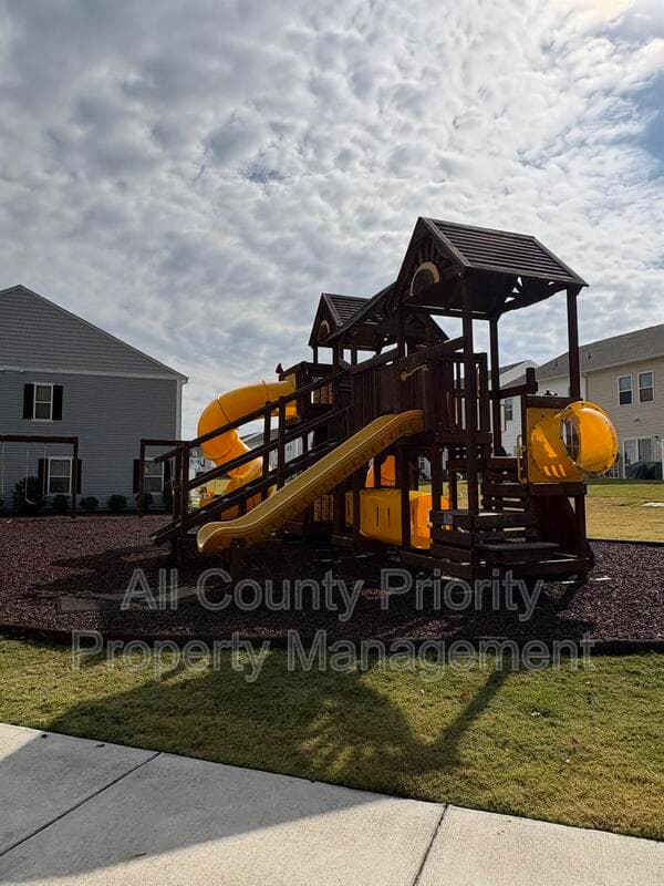 Clayton House: 90 Willow Green Dr.