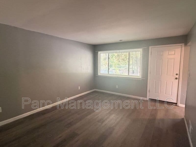 Detroit House: 15853 Dacosta Street