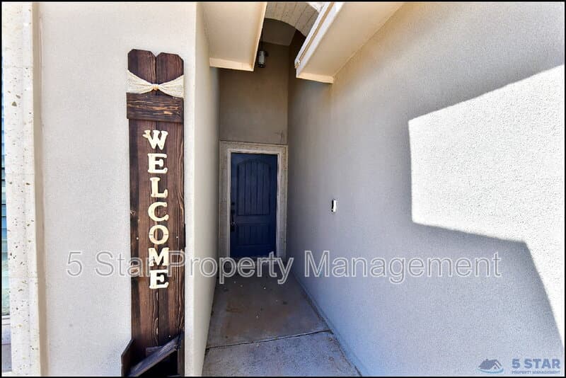 El Paso House: 14972 Louis Baudoin !!