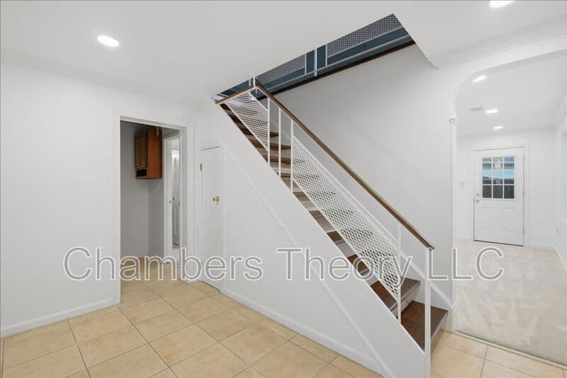 Springfield House: 7838 Brompton St