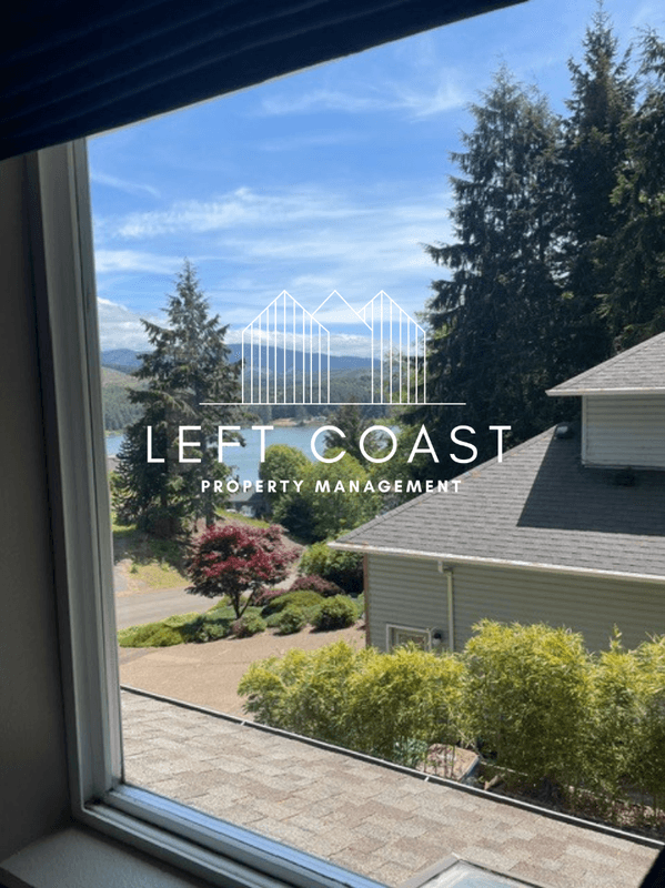 Lincoln City House: 1545 Northeast Regatta Way