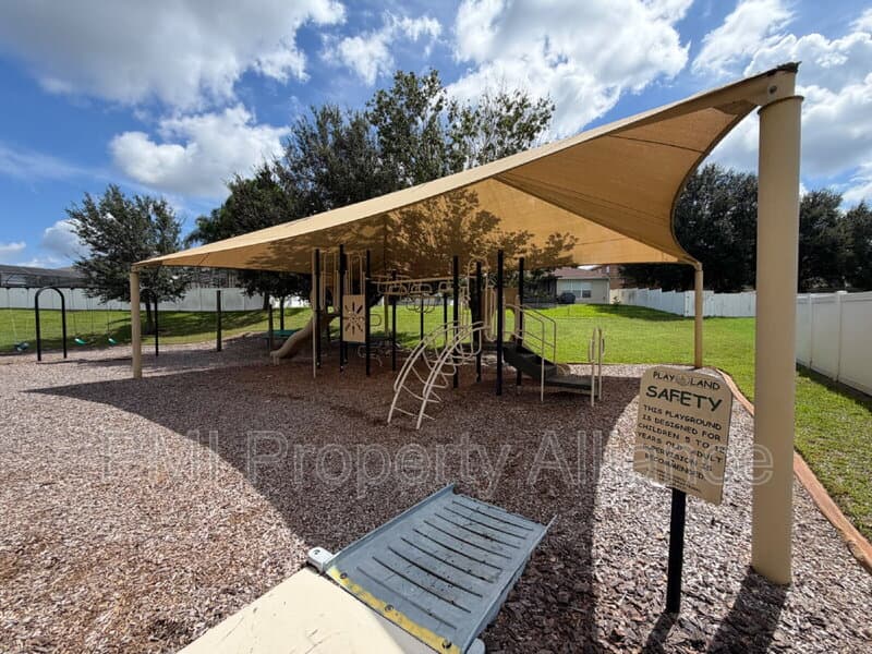 Davenport House: 1153 Elderberry Dr
