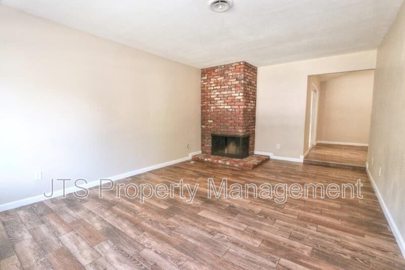 Fair Oaks Condo: 7742 Southcliff Drive